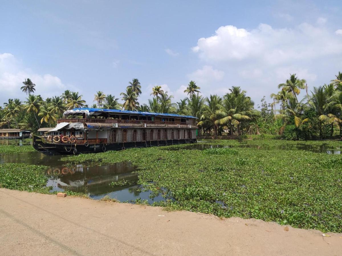 Garggi Kumarakom Village Homestay Extérieur photo